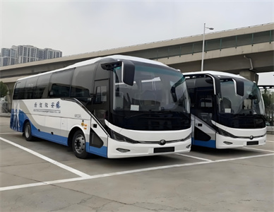 中巴车.jpg